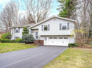 115 Old Farm Rd, Fayetteville, NY 13066