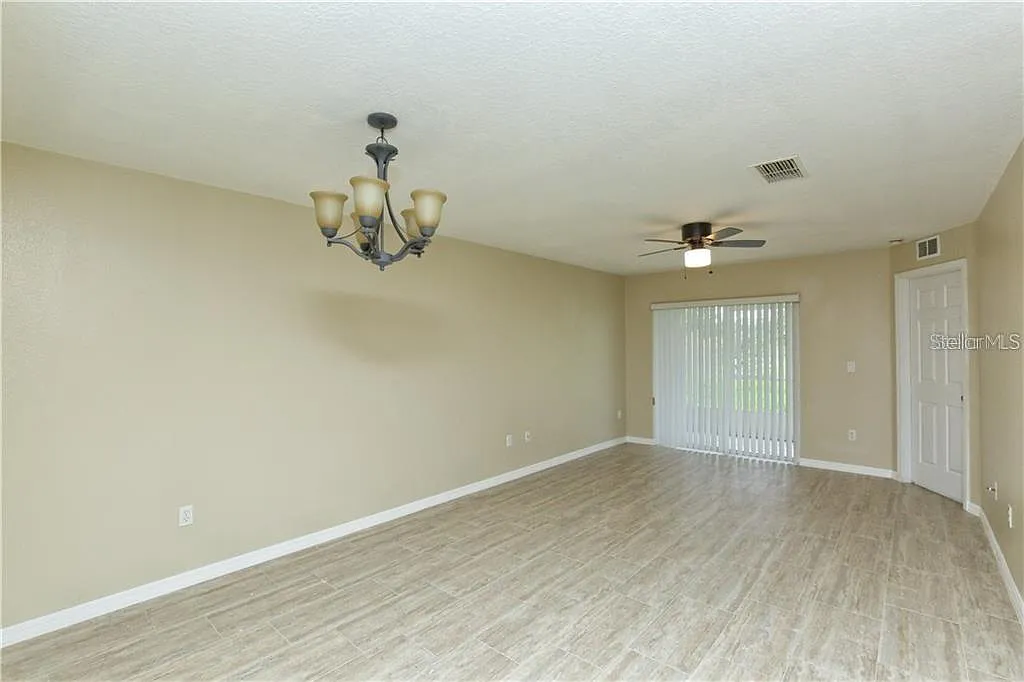 3 bed, 2.0 bath, 1222 sqft, $1,625 — Photo 2
