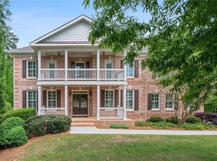 180 Amberly Pl, Roswell, GA 30075
