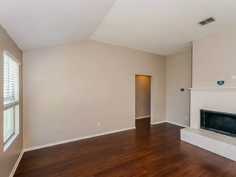 317 Taylor St — Photo 4