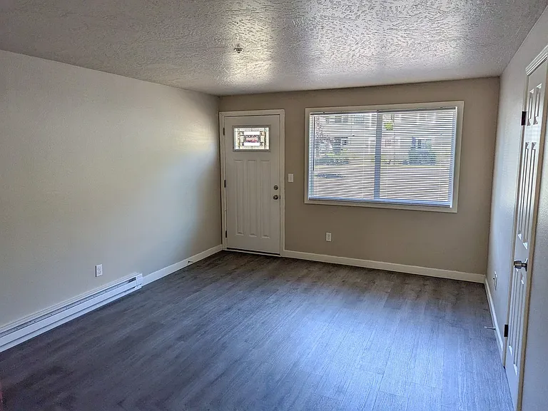 3446-3462 Hadley St NE — Photo 4