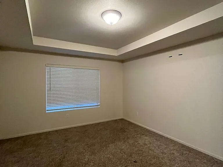 1107 E La Brea Ave — Photo 14