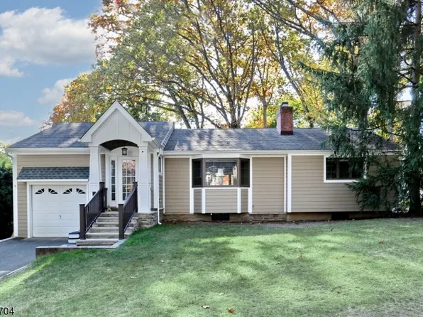 2 Garden Ct, Hohokus Boro, NJ 07423