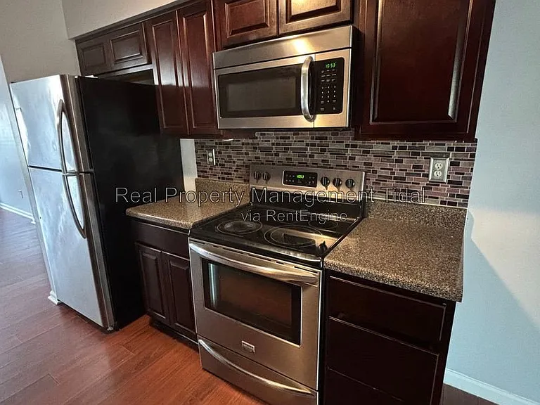 639 Biltmore Dr — Photo 9