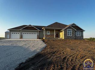 2664 NW 86th St, Topeka, KS 66618