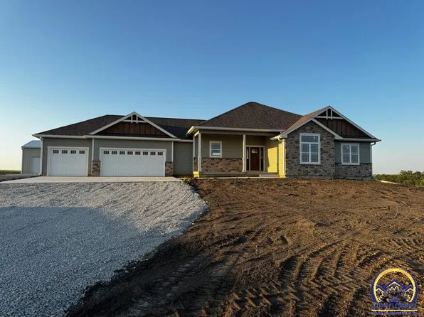2664 NW 86th St, Topeka, KS 66618