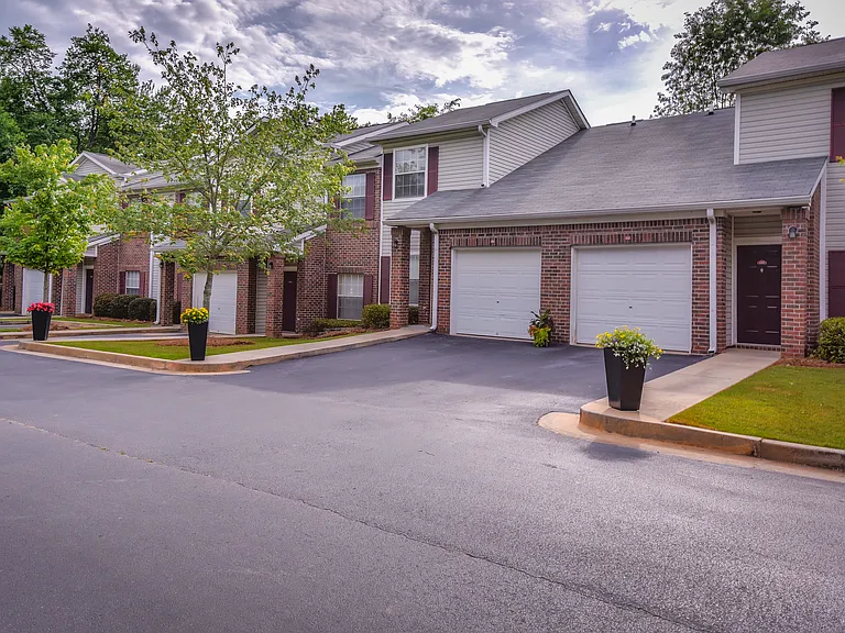 Battle Creek Village Townhomes — Photo 51