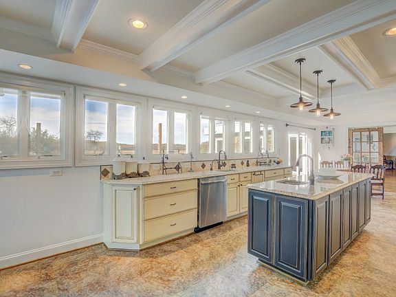 5th image of 102 Huckleberry Ln #B