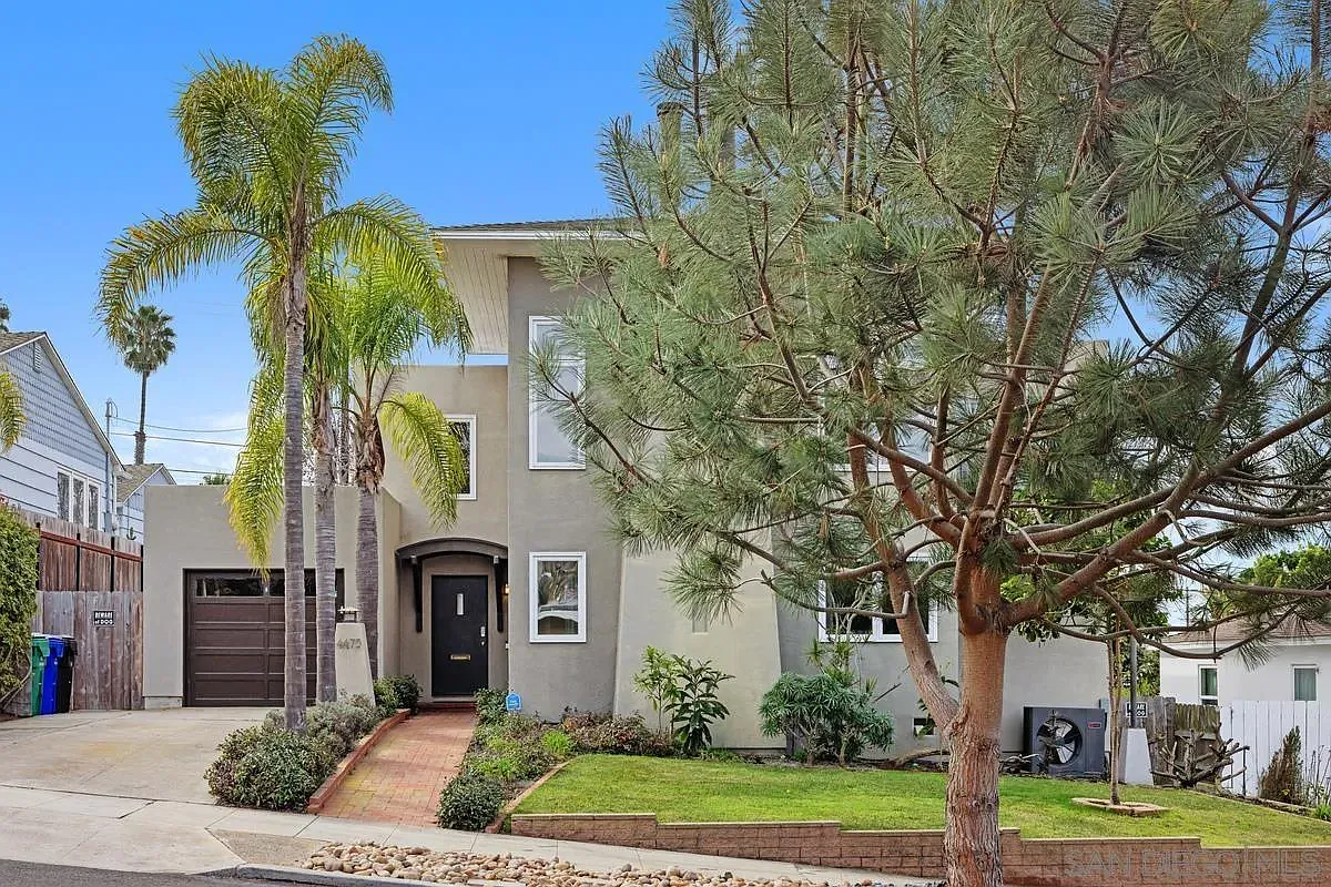 4 bed, 2.5 bath, 2603 sqft, $11,000 — Photo 3