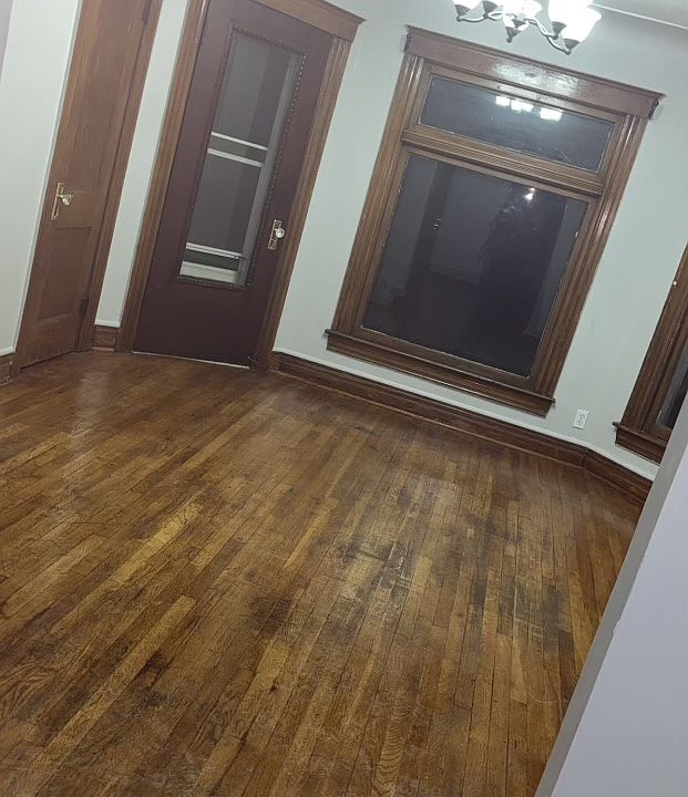 1st image of 305 Spruce St #1