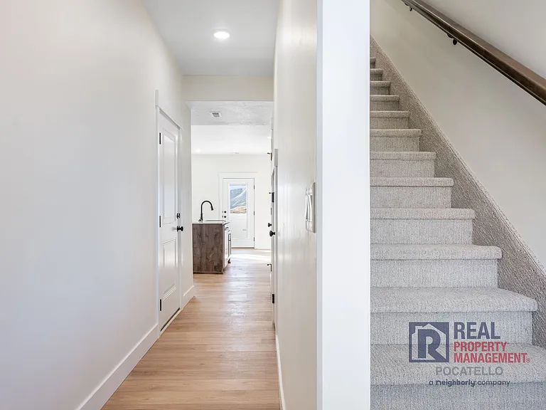 1727 Ammon St — Photo 11
