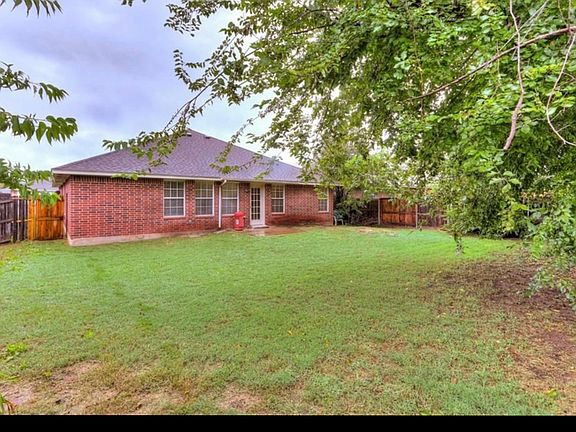 2nd image of 1837 Parkridge Dr