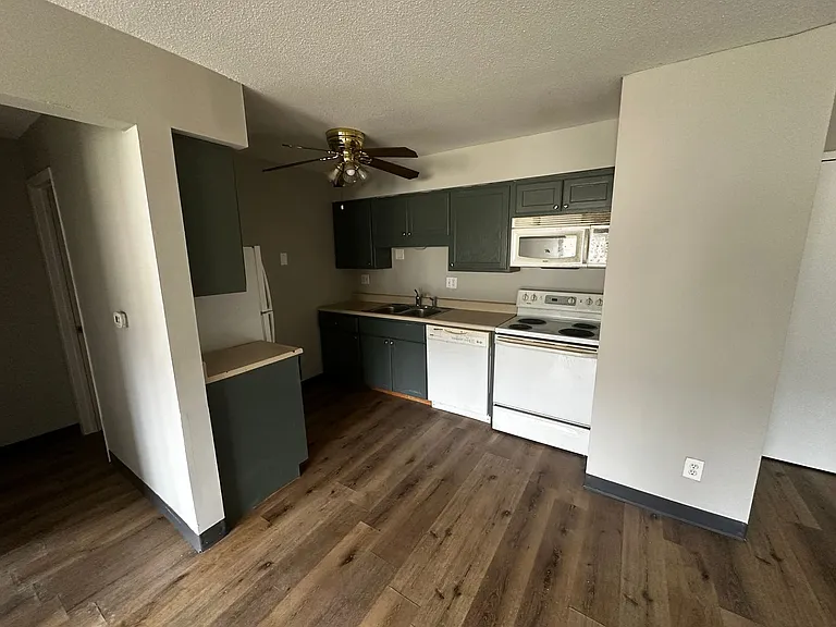 810 Payton Ave — Photo 14