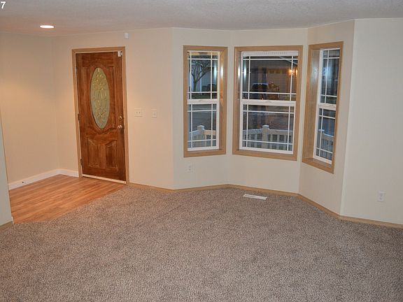 2nd image of 12716 NE 51st St