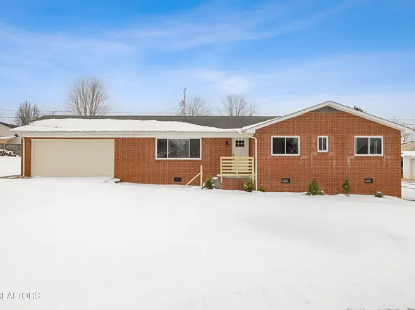 419 Greencrest Dr, Maryville, TN 37803