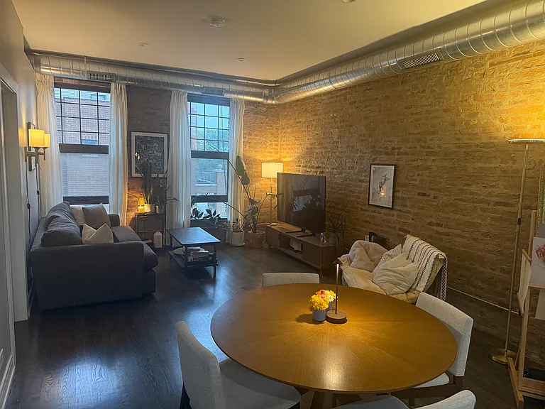 1123 W Grand Ave #3R — Photo 4