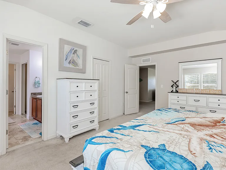 1132 SW 31st St — Photo 30