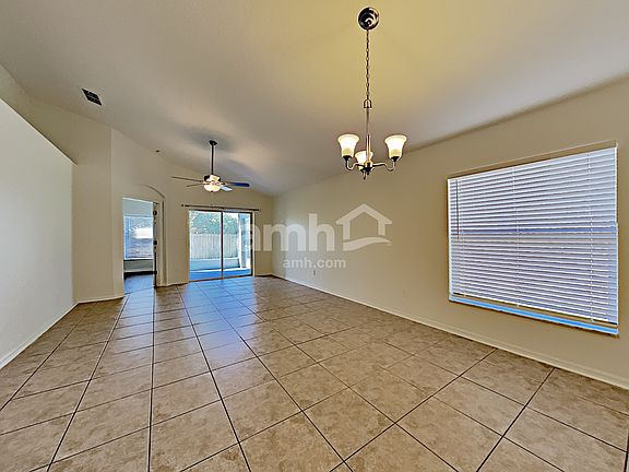 5th image of 992 Stanvoy St