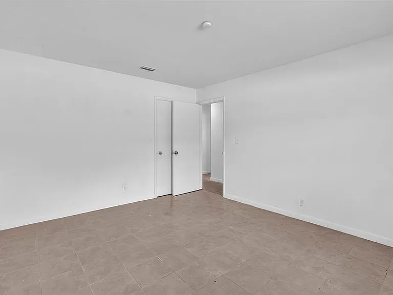 5748 NW 27th Ct — Photo 9