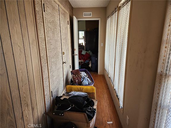 5th image of 11922 Olive St