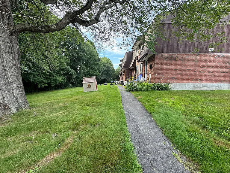 282-05 Main St — Photo 11