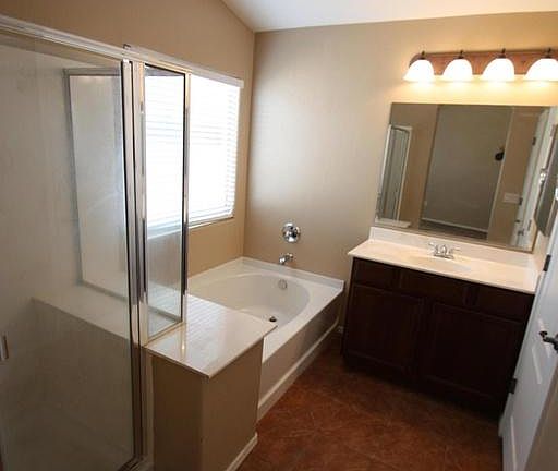 2nd image of 2371 E Calle Gran Desierto