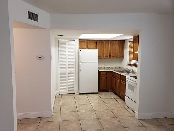 2nd image of 101 NE 41st St #1-A