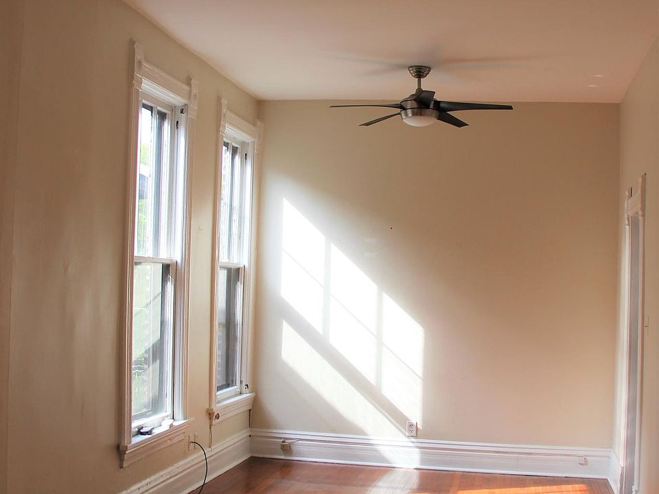 1st image of 854 W Wrightwood Ave #2R