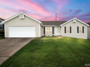4 Royallbend Ct, O'Fallon, MO 63368