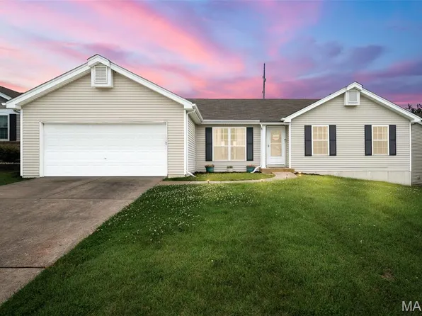 4 Royallbend Ct, O'Fallon, MO 63368
