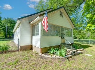 427 W 9th St, Ada, OK 74820