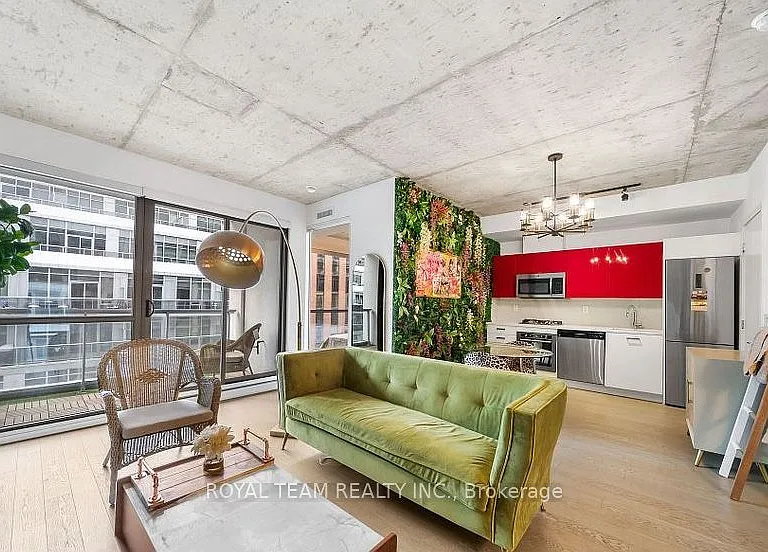 39 Brant St #815 — Photo 2