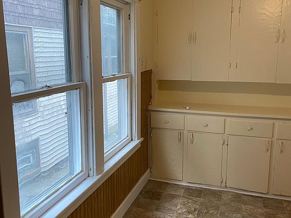 5th image of 20 Bickford Ave #1