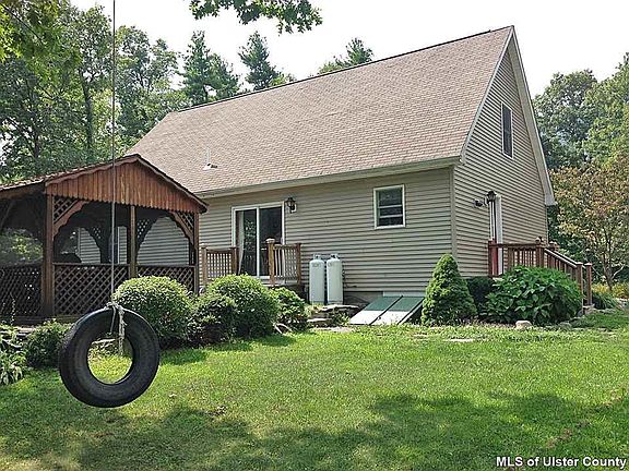 2nd image of 5 Bear Ln