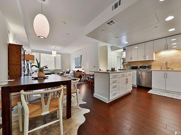 4th image of 501 Hudson Ave #301