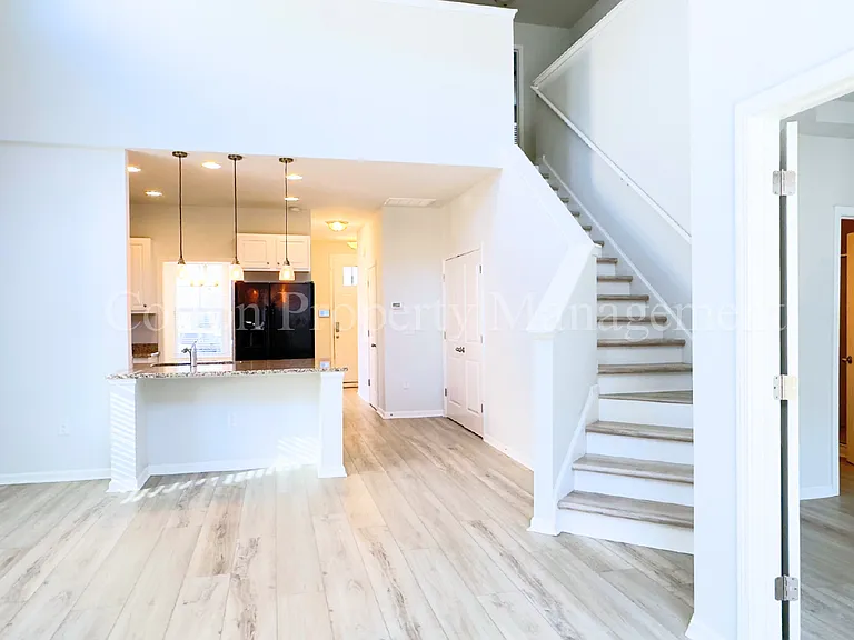 7313 Chipley Dr — Photo 13