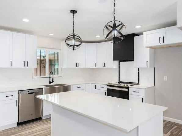 2222 E Blacklidge Dr, Tucson, AZ 85719