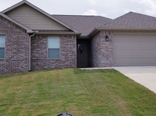 1461 Colonel Hawthorne Dr, Prairie Grove, AR 72753
