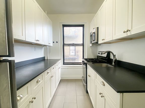 5th image of 28-31 34th St #34