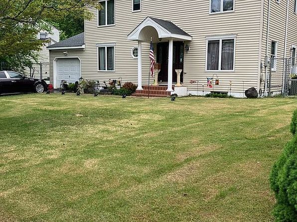 11 Jumping Brook Dr