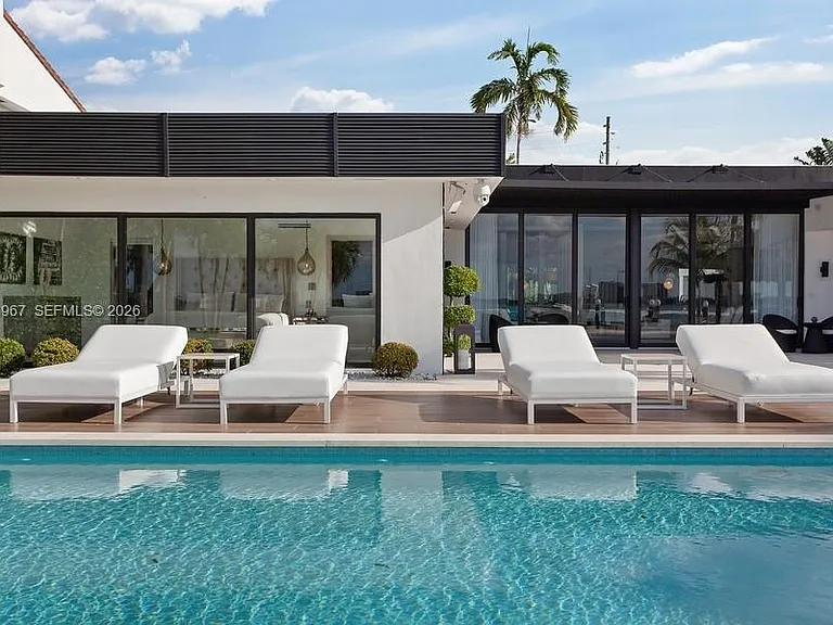 7972 Biscayne Point Cir — Photo 25