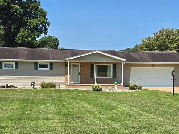 2745 Frick Dr, Zanesville, OH 43701