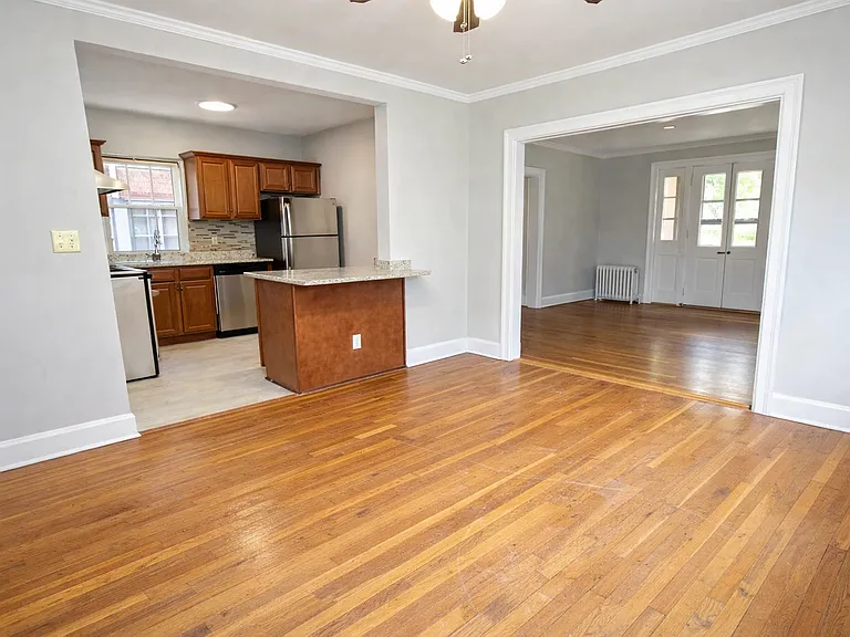 1454 Barnsdale St — Photo 6