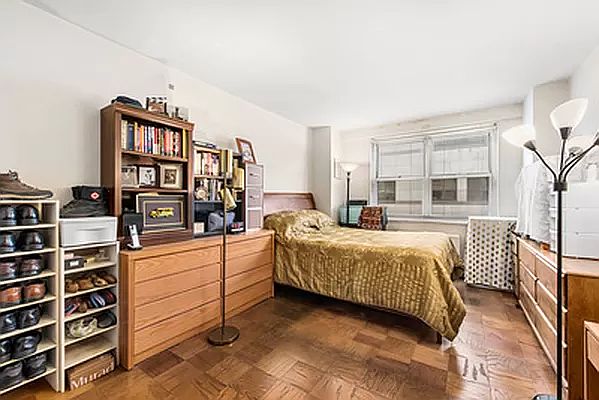 2nd image of 165 W 66th St APT 5B