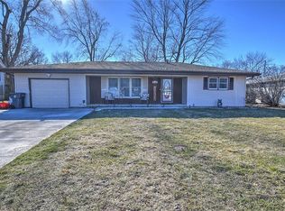 615 Rayjon Dr, Oreana, IL