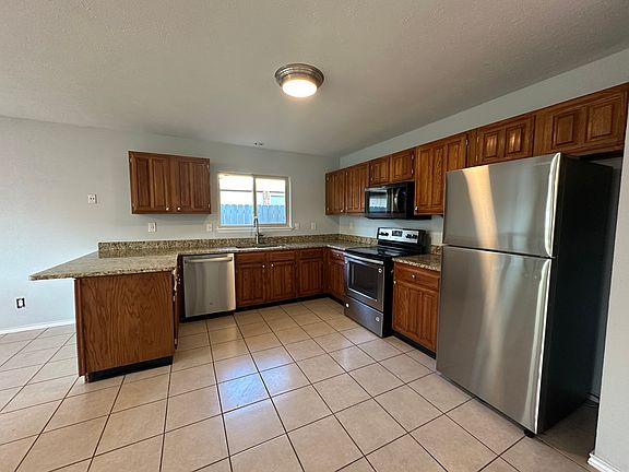4th image of 4140 Driscoll Dr
