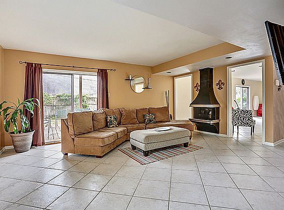 5th image of 2738 Danbury Dr