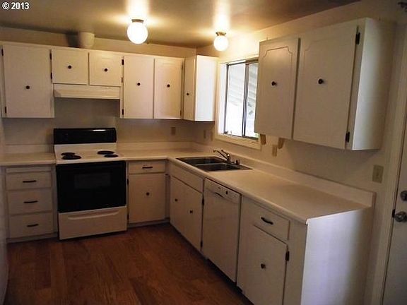 4th image of 3100 NE 154th Ave