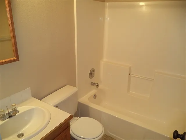 609 Oxford Way — Photo 8
