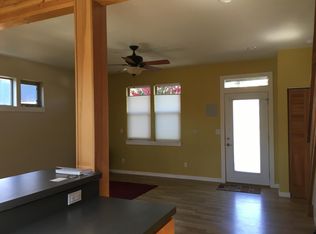 2065 Martha Ln, Hood River, OR 97031